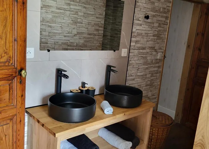 Reposant Et Depaysant * Lassur